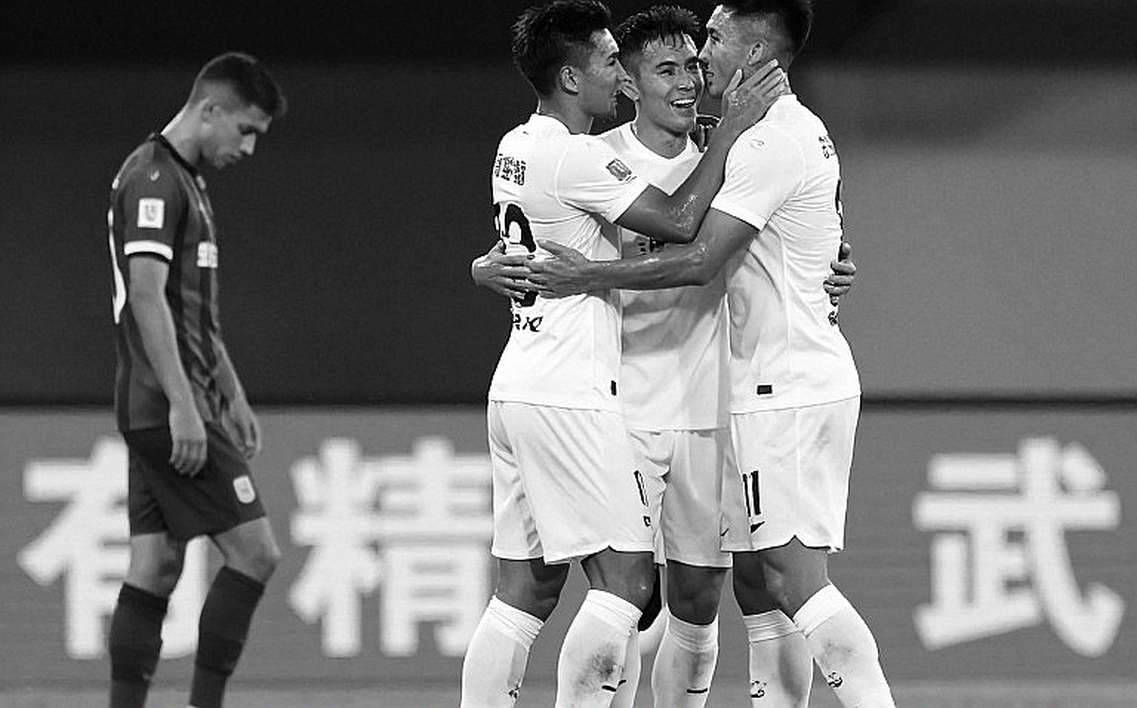 The Market of Empty Cells: Who Fills Football's Information Voids The Market of Empty Cells: Who Fills Football's Information Voids