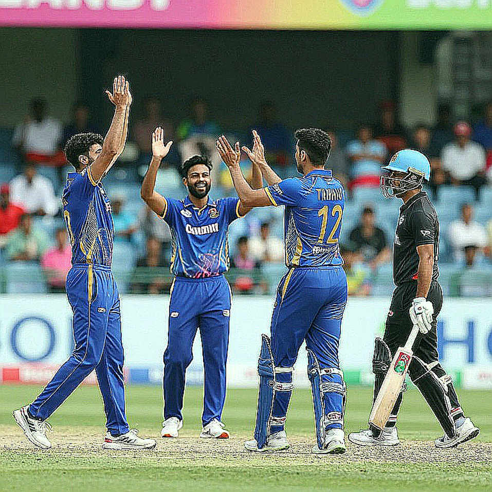 নাঈমের ২৮২ আর মাহফিজুলের তিন সেঞ্চুরি: এনসিএল রাউন্ডের হিসাব-খাতা