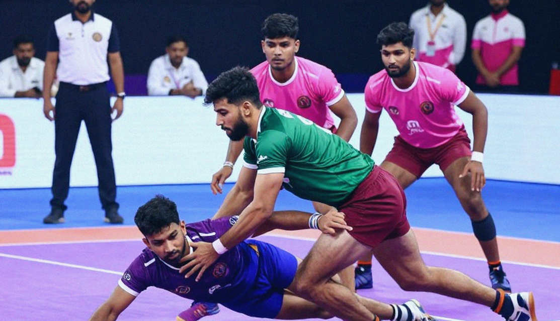 সোনালি ডাবলের নিচে চাপা পড়া তিনটি প্রশ্ন