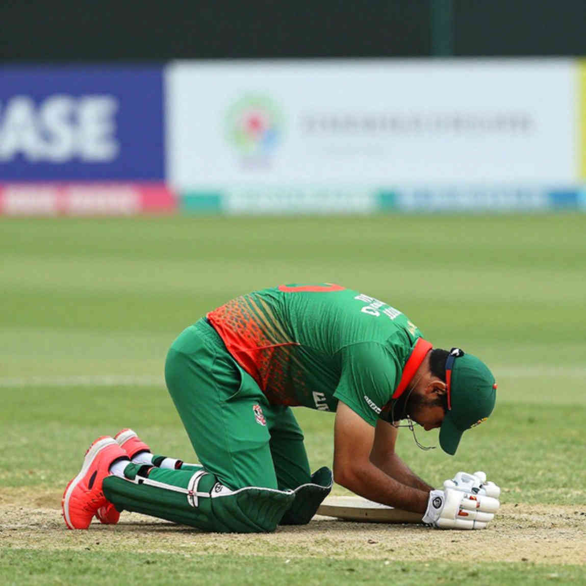 Skidding Spin, Four Seamers and a Bruised Finger: The Real Reading of Pakistan's 69/3 Skidding Spin, Four Seamers and a Bruised Finger: The Real Reading of Pakistan's 69/3