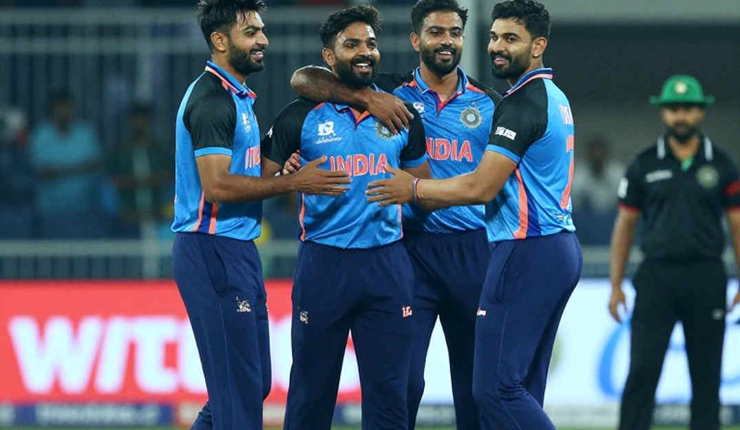 কাউন্টির ট্রান্সফার খাতা: হেডলাইন ফি নয়, অ্যাভেইলেবিলিটি উইন্ডোই আসল চুক্তি