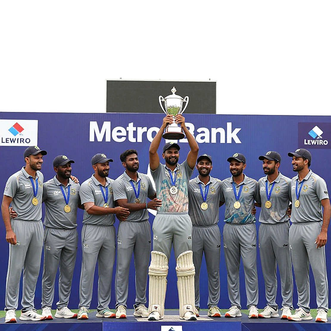 সাসেক্সে কিট ডাজন: ২৮.৩৪ অ্যাভারেজের সিমার, ইসিবি স্পেশাল মেজার্স আর একটি খালি ক্যাপ্টেন্সি আর্মব্যান্ড
