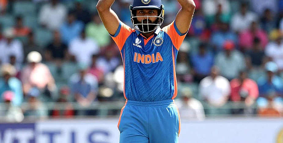 From a Khulna Screen to a Dubai Dugout: Who Sets the Price of the Small Team at the Asia Cup?